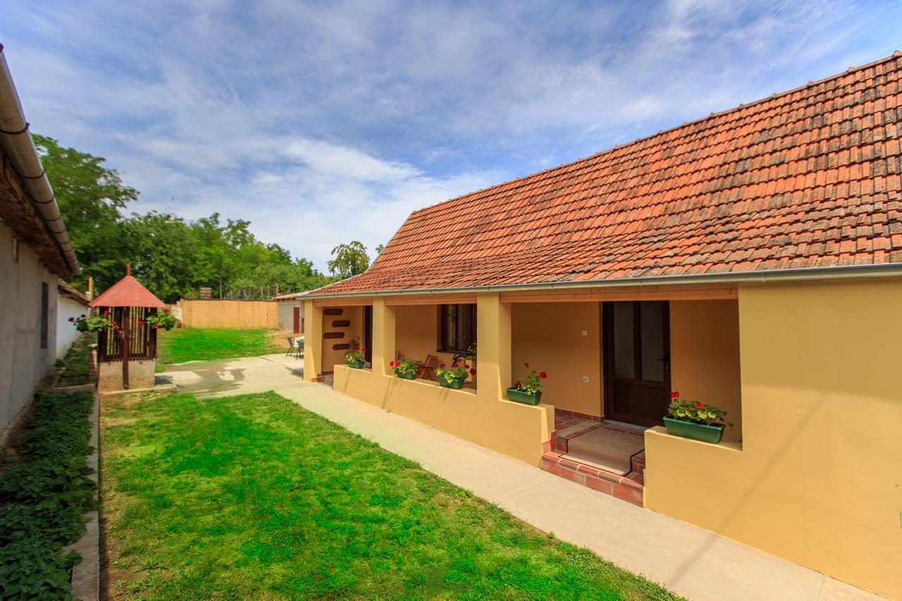 Fortuna Apartments Pacsér Kültér fotó